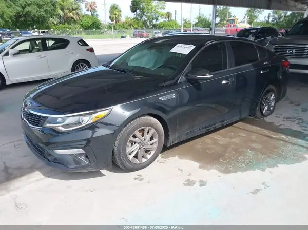 5XXGT4L3XLG415428 2020 KIA OPTIMA - Image 2