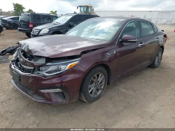 5XXGT4L3XLG423447 2020 KIA OPTIMA - Image 2