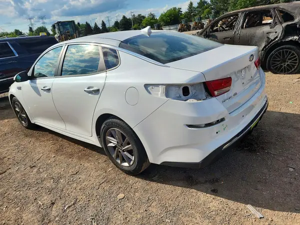 5XXGT4L3XLG423660 2020 KIA OPTIMA - Image 2