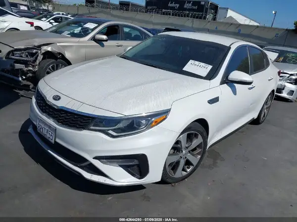 5XXGT4L3XLG435727 2020 KIA OPTIMA - Image 2