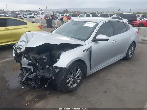 5XXGT4L3XLG438529 2020 KIA OPTIMA - Image 2