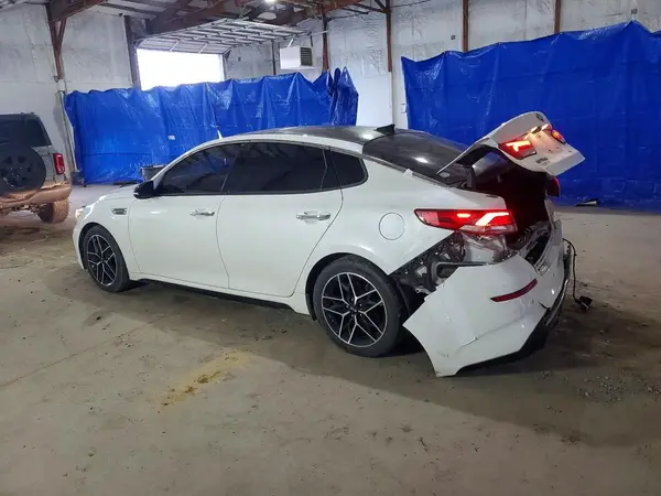 5XXGT4L3XLG441057 2020 KIA OPTIMA - Image 2