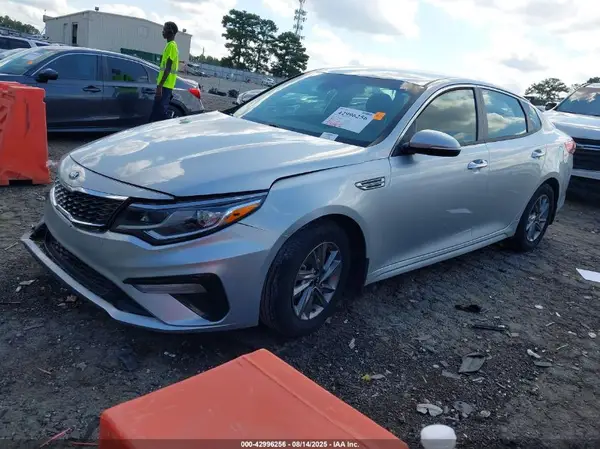 5XXGT4L3XLG446968 2020 KIA OPTIMA - Image 2
