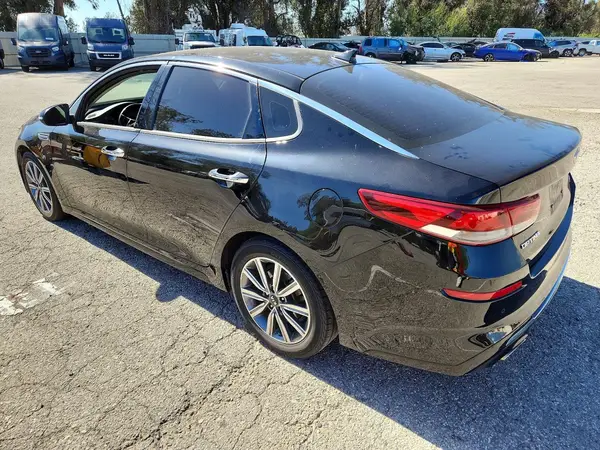 5XXGU4L10KG302775 2019 KIA OPTIMA - Image 2