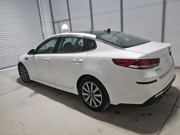 5XXGU4L10LG449275 2020 KIA OPTIMA - Image 2