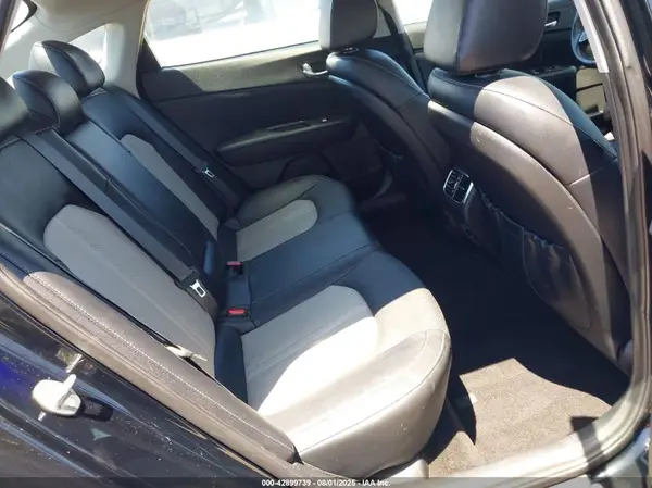 5XXGU4L11KG304504 2019 KIA OPTIMA - Image 8