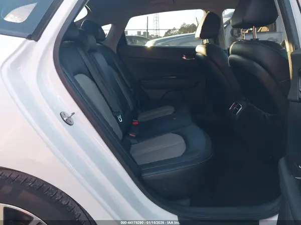 5XXGU4L11KG318984 2019 KIA OPTIMA - Image 8