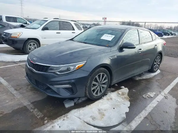 5XXGU4L11KG376061 2019 KIA OPTIMA - Image 2