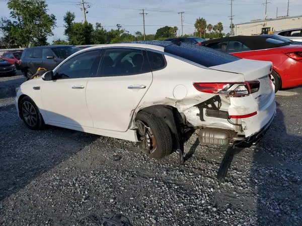 5XXGU4L11LG405995 2020 KIA OPTIMA - Image 2