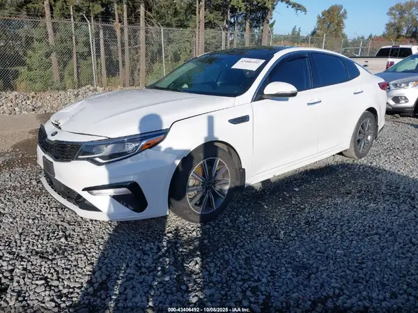 5XXGU4L12KG301837 2019 KIA OPTIMA - Image 2