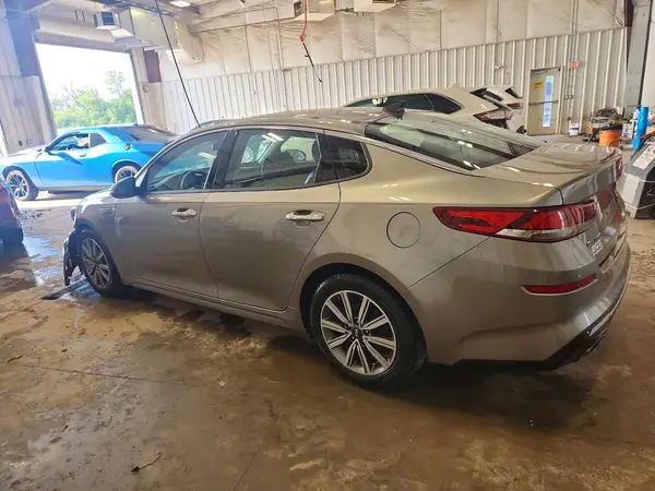 5XXGU4L13KG295269 2019 KIA OPTIMA - Image 2