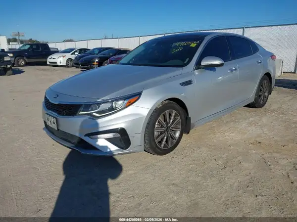 5XXGU4L13LG413631 2020 KIA OPTIMA - Image 2