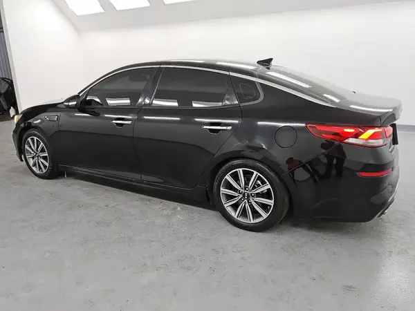 5XXGU4L14KG301127 2019 KIA OPTIMA - Image 2