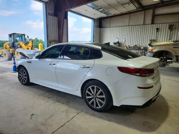 5XXGU4L14KG328246 2019 KIA OPTIMA - Image 2
