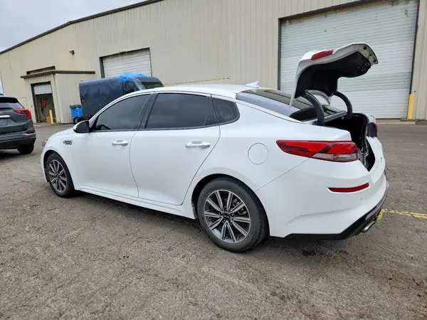 5XXGU4L14KG345967 2019 KIA OPTIMA - Image 2