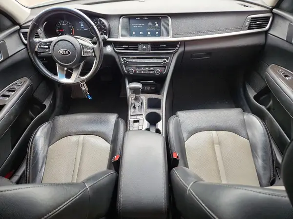 5XXGU4L14KG345967 2019 KIA OPTIMA - Image 8