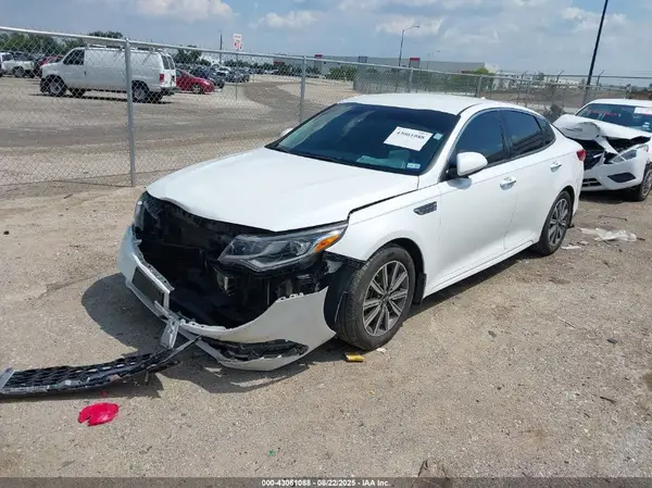 5XXGU4L15KG303629 2019 KIA OPTIMA - Image 2