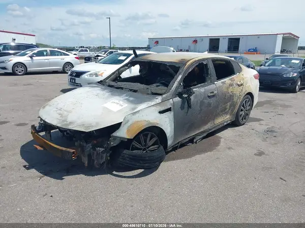 5XXGU4L15KG345055 2019 KIA OPTIMA - Image 2