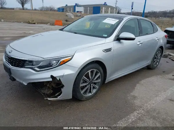 5XXGU4L15LG413176 2020 KIA OPTIMA - Image 2
