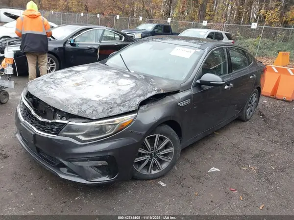 5XXGU4L16KG307723 2019 KIA OPTIMA - Image 2