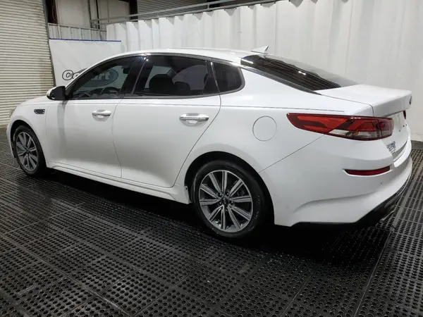 5XXGU4L16KG341788 2019 KIA OPTIMA - Image 2