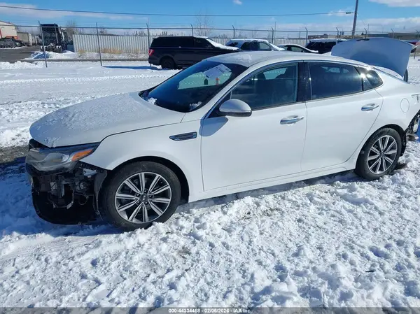 5XXGU4L16KG371048 2019 KIA OPTIMA - Image 2