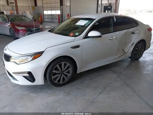 5XXGU4L16LG398784 2020 KIA OPTIMA - Image 2