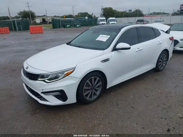 5XXGU4L16LG430021 2020 KIA OPTIMA - Image 2