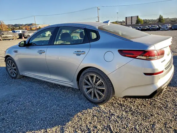 5XXGU4L17KG307522 2019 KIA OPTIMA - Image 2