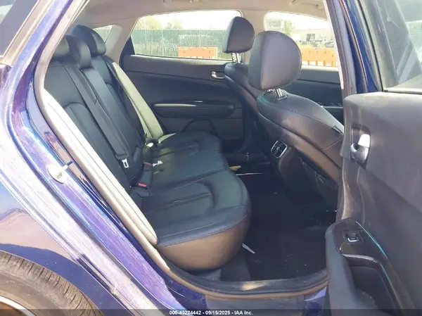 5XXGU4L17KG352332 2019 KIA OPTIMA - Image 8