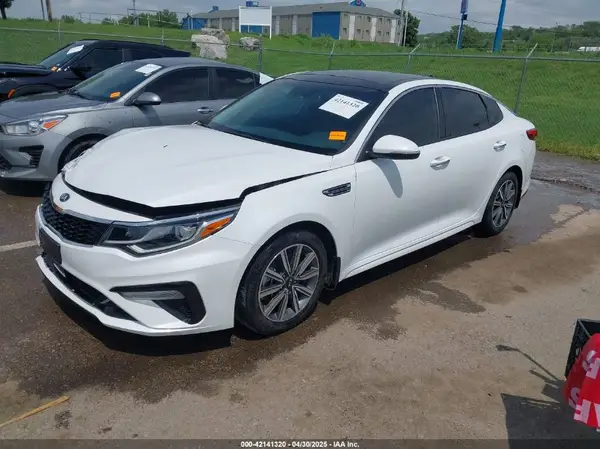 5XXGU4L17LG439987 2020 KIA OPTIMA - Image 2