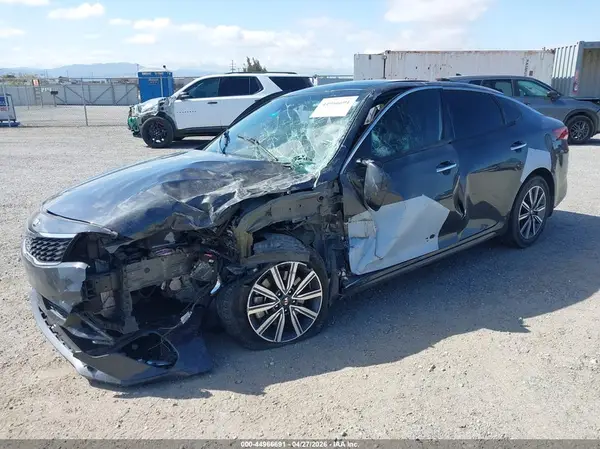 5XXGU4L18KG311952 2019 KIA OPTIMA - Image 2