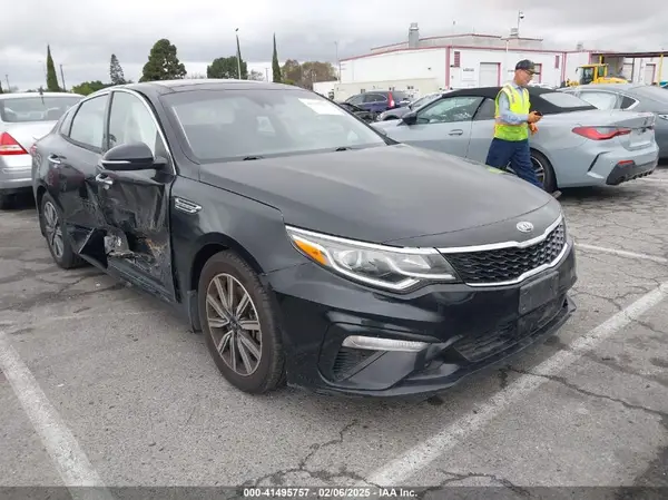 5XXGU4L18KG315564 2019 KIA OPTIMA - Image 1