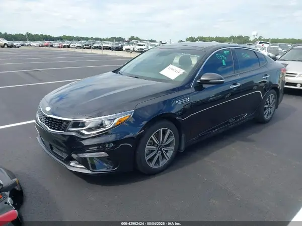 5XXGU4L18KG330839 2019 KIA OPTIMA - Image 2
