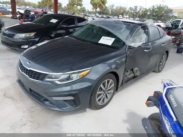 5XXGU4L18KG377093 2019 KIA OPTIMA - Image 2