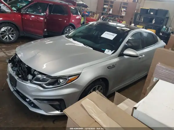 5XXGU4L18LG423927 2020 KIA OPTIMA - Image 2
