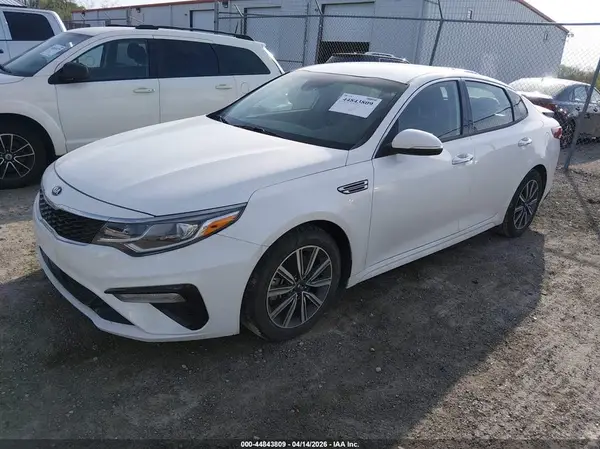 5XXGU4L19KG325133 2019 KIA OPTIMA - Image 2