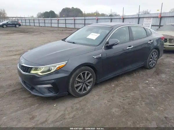 5XXGU4L19KG326640 2019 KIA OPTIMA - Image 2