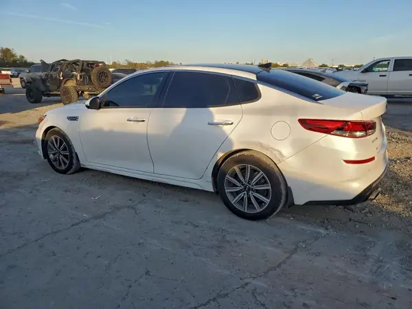 5XXGU4L19KG343809 2019 KIA OPTIMA - Image 2