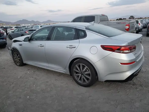5XXGU4L19KG368113 2019 KIA OPTIMA - Image 2