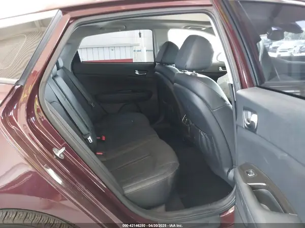 5XXGU4L1XKG302900 2019 KIA OPTIMA - Image 8