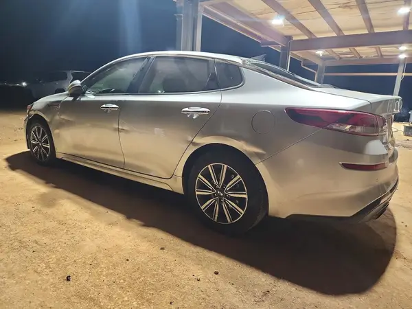 5XXGU4L1XLG415411 2020 KIA OPTIMA - Image 2