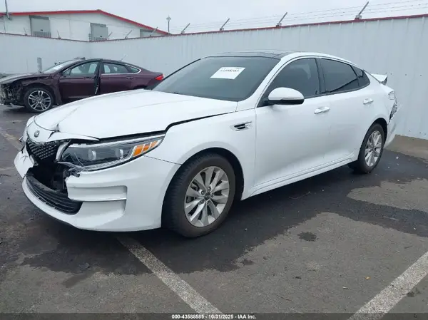 5XXGU4L30GG010634 2016 KIA OPTIMA - Image 2