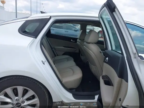 5XXGU4L30GG012478 2016 KIA OPTIMA - Image 8