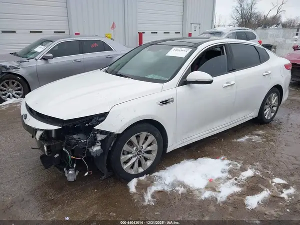 5XXGU4L30GG027711 2016 KIA OPTIMA - Image 2