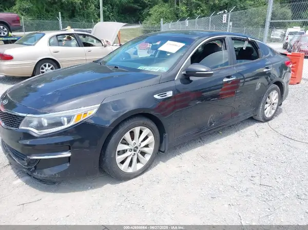 5XXGU4L30GG033296 2016 KIA OPTIMA - Image 2