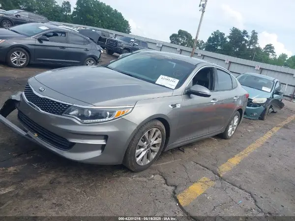 5XXGU4L30GG050647 2016 KIA OPTIMA - Image 2