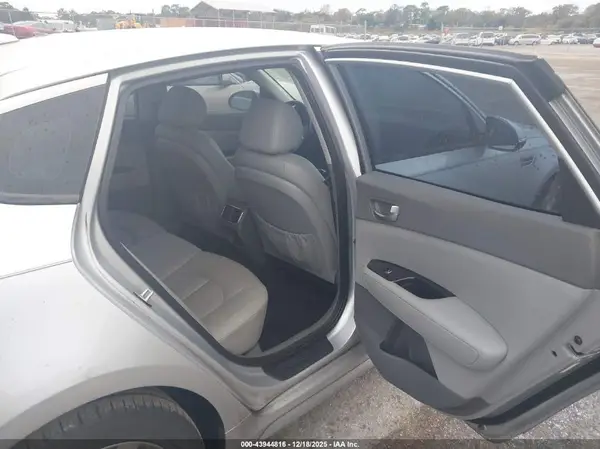 5XXGU4L30GG051846 2016 KIA OPTIMA - Image 8