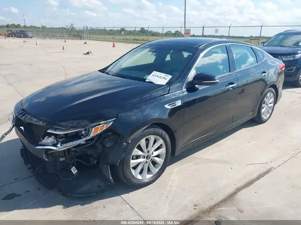 5XXGU4L30GG052270 2016 KIA OPTIMA - Image 2