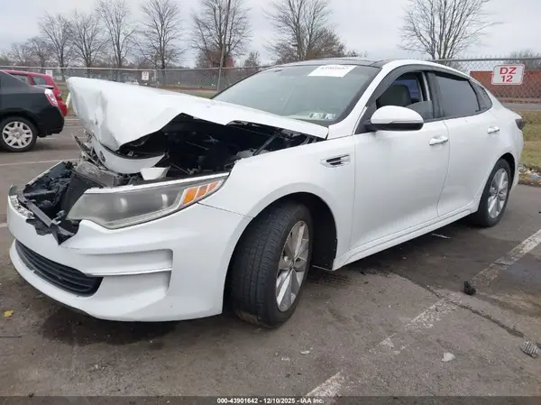 5XXGU4L30GG074561 2016 KIA OPTIMA - Image 2